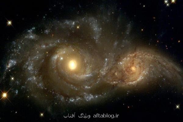 برخورد دو کهکشان با یکدیگر