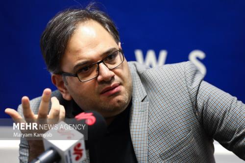 مدیران با انقلاب اسلامی هم سلیقه ای برخورد می کنند