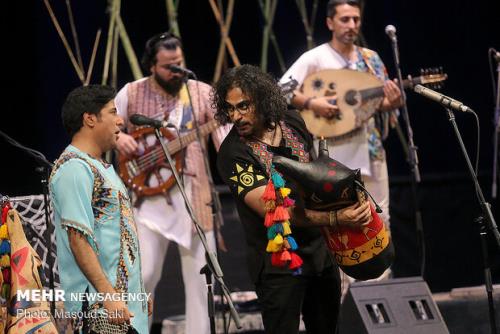 شنیدن روایت لوکا از موسیقی بوشهر در آستانه نوروز ۱۴۰۱