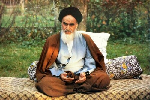 میراث امام خمینی(ره) را برای نسل جوان و دانشجو، تبیین نماییم
