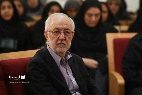 تأثیر تقریظ رهبر انقلاب با نقد و بررسی کتاب ها ادامه پیدا کند