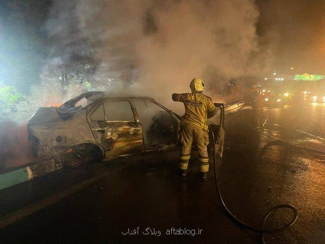 حریق خودروی سمند در بزرگراه شهید همت