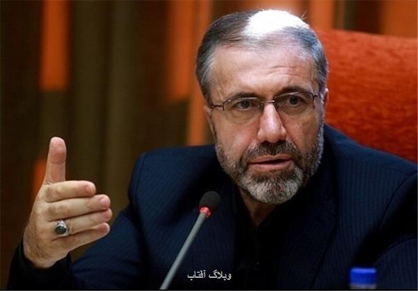 ملت ایران با یاد و خاطره امام و شهدا، مسیر انقلاب را با قدرت ادامه می دهند