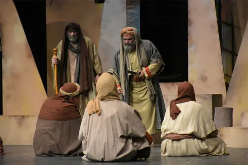 تنوع موضوع در خورشید پشت در چه طور می توانیم دیگران را قضاوت کنیم؟